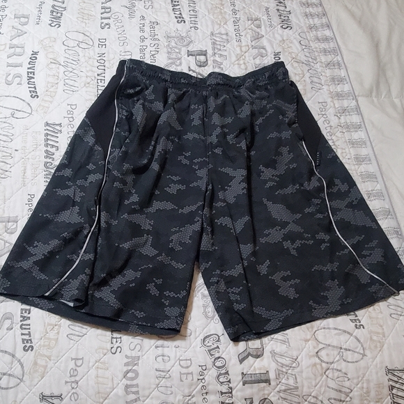 Bundle of Men's shorts - Picture 3 of 6
